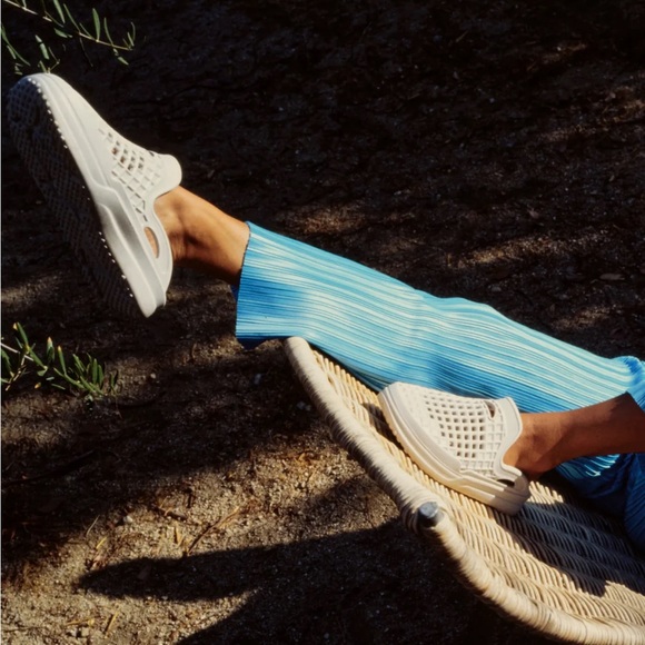 Lusso Cloud Scenario Slide in Bone White (NWT) - Picture 4 of 9